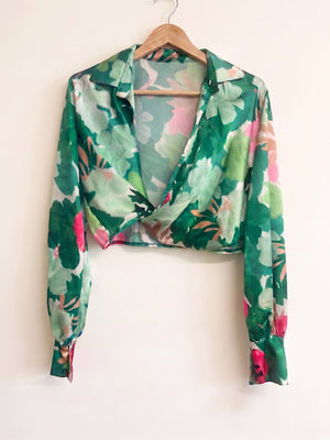 Floral Print Cropped Shirt with Twist Front & Balloon Sleeves – Green & Pink
