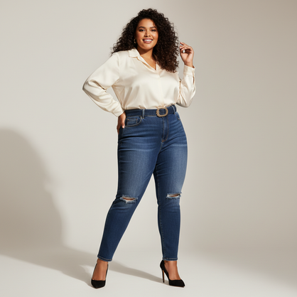 Curvy model in jeans - square