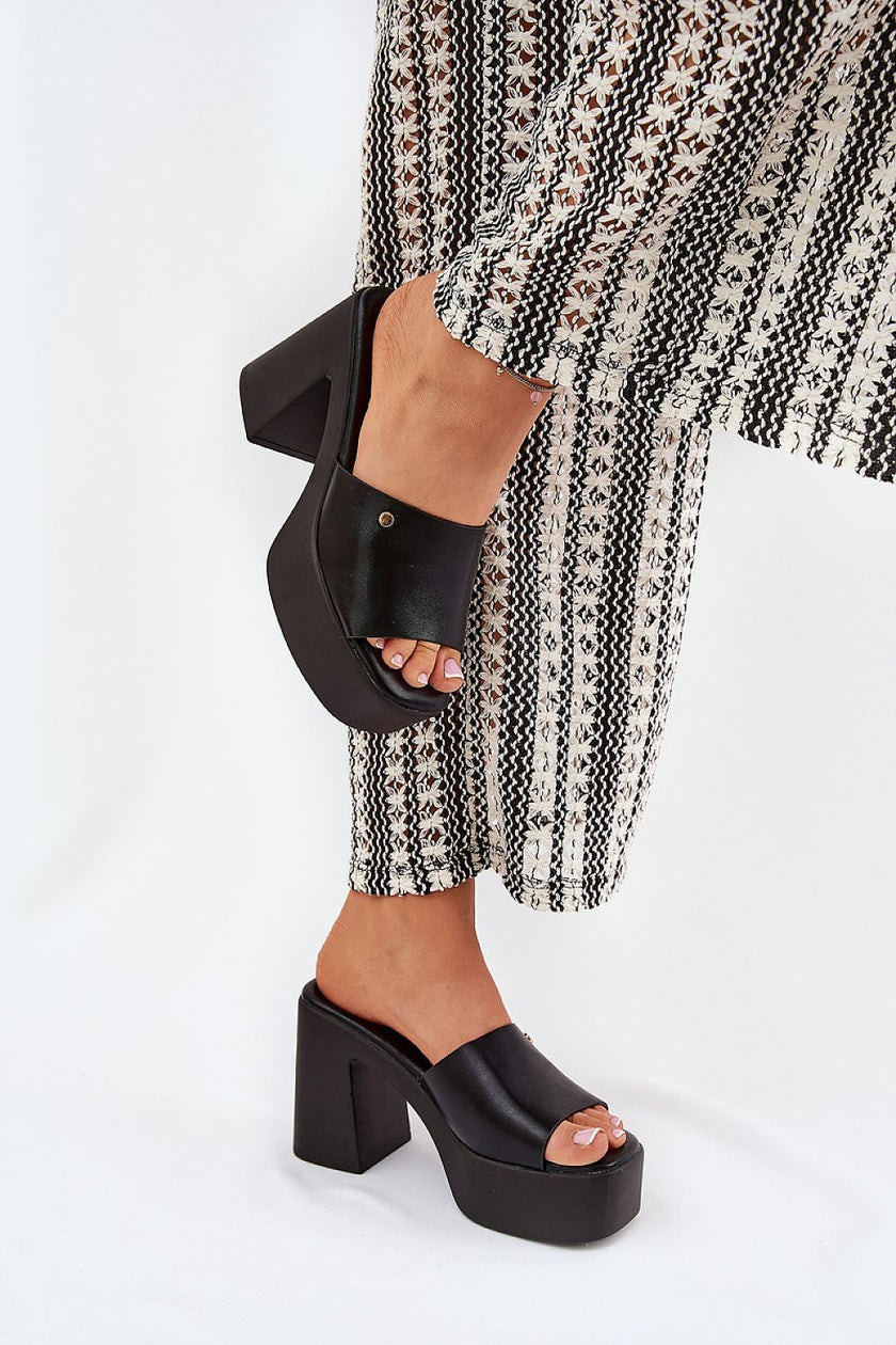  Flip-flops model 209945 Step in style 