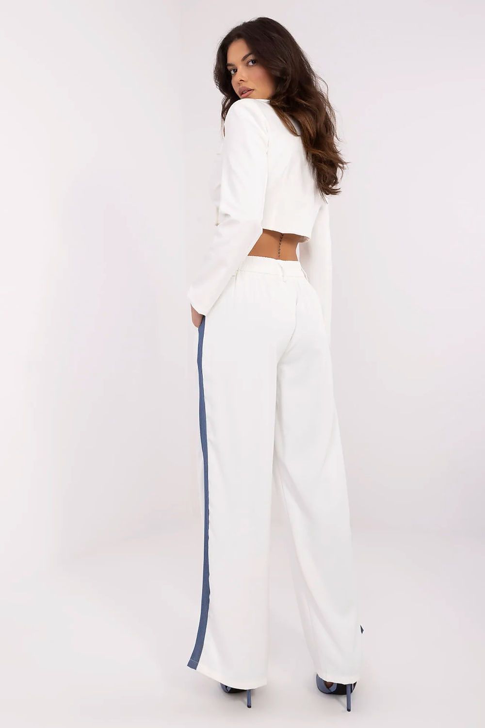  Women trousers model 211179 NM 