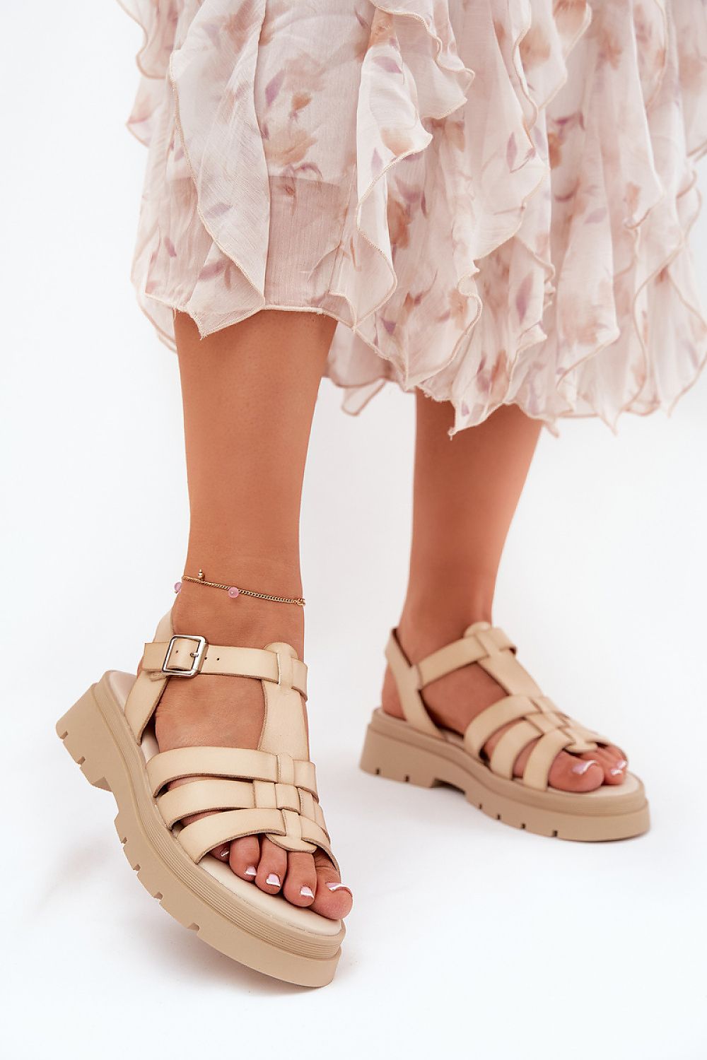  Sandals model 211952 Step in style 