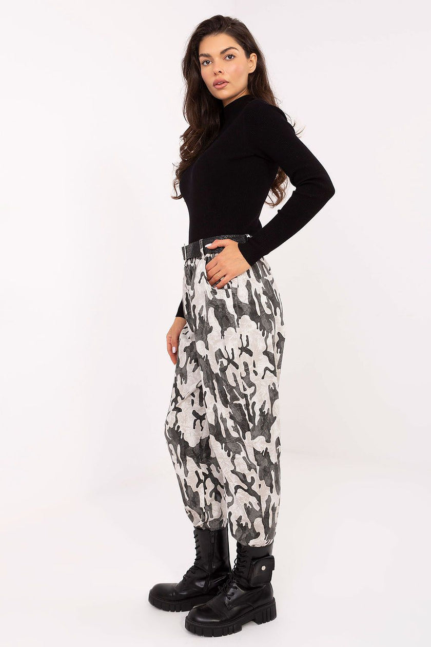  Women trousers model 218437 Italy Moda 