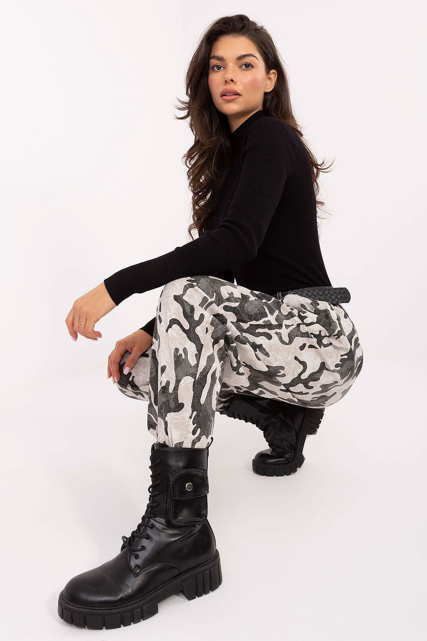  Women trousers model 218437 Italy Moda 