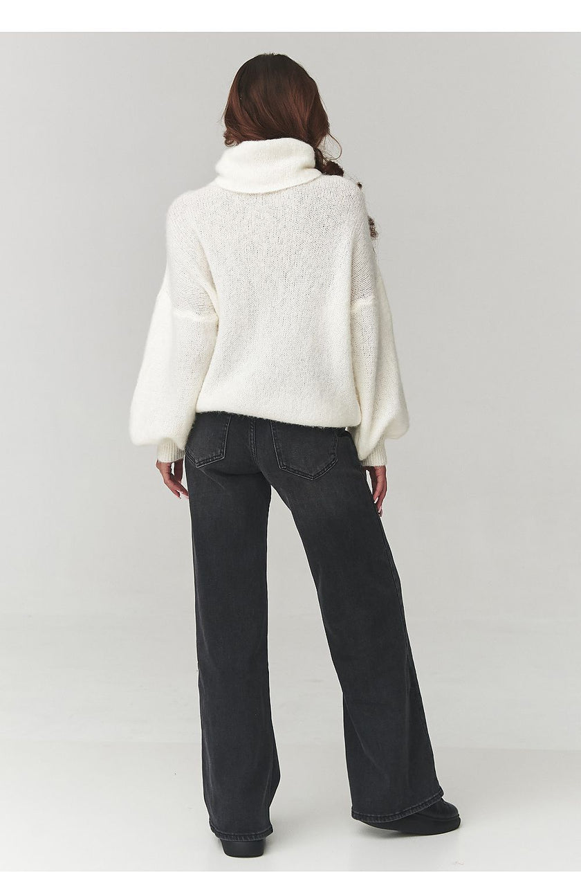  Turtleneck model 220793 Makadamia 