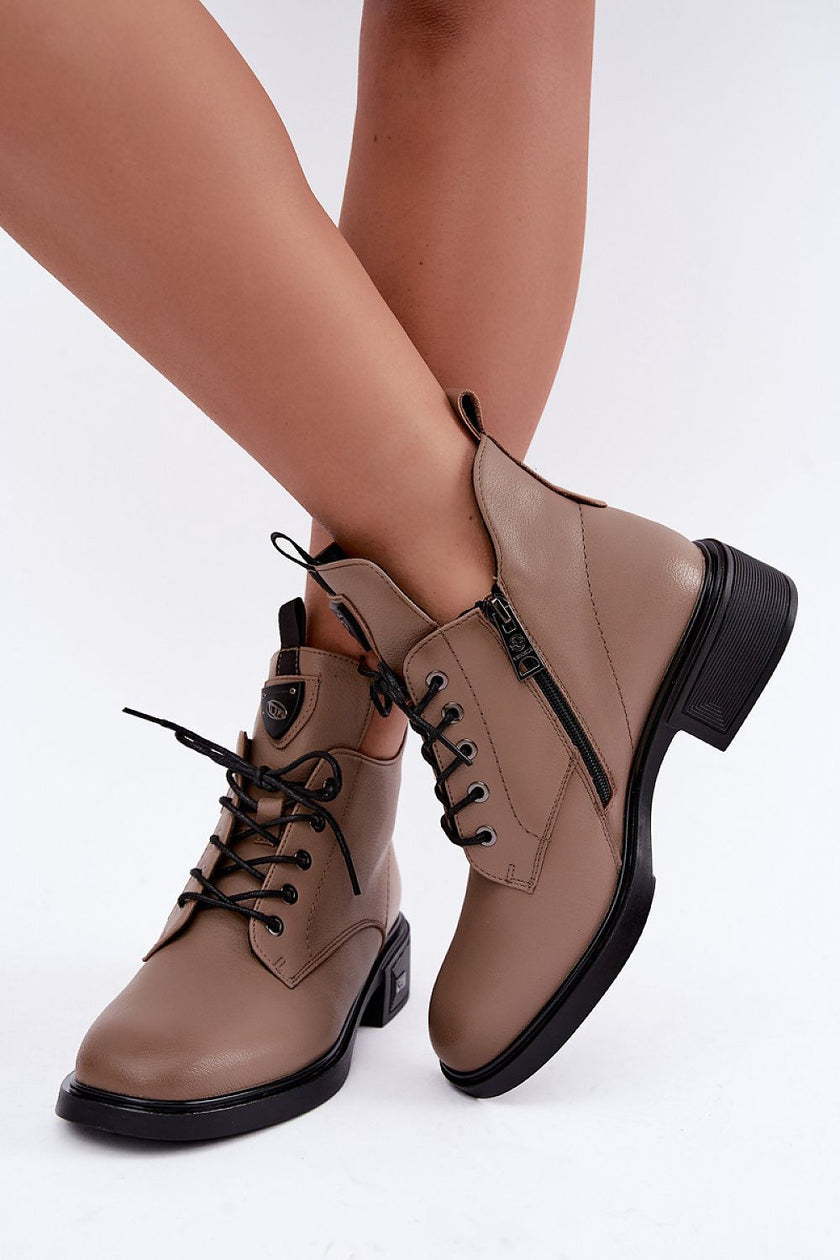  Boots model 231610 Step in style 