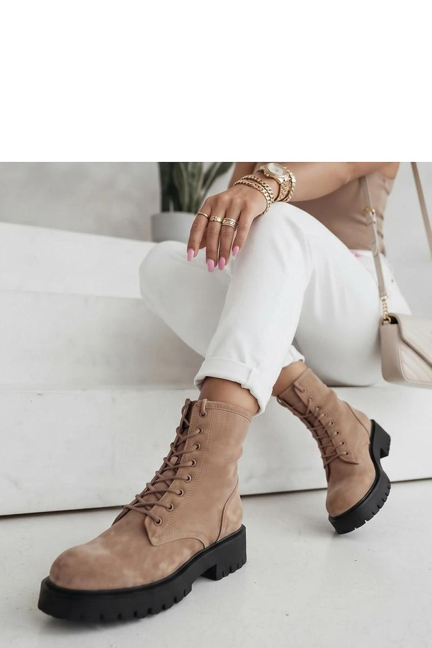  Trapper shoes model 232156 Solea 